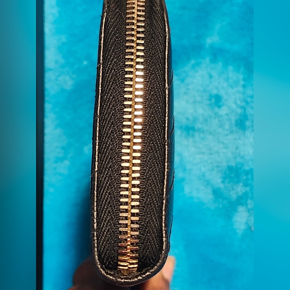 YSL Zip Around Black Quilted Wallet with Gold Logo w/ Box - Picture 7 of 16